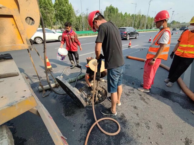 西湖管道潜水封堵气囊